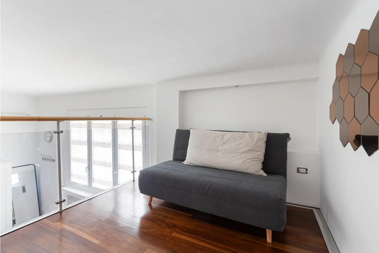 Cosy Apt Nearby Piazza Insubria! Book Now! Milan