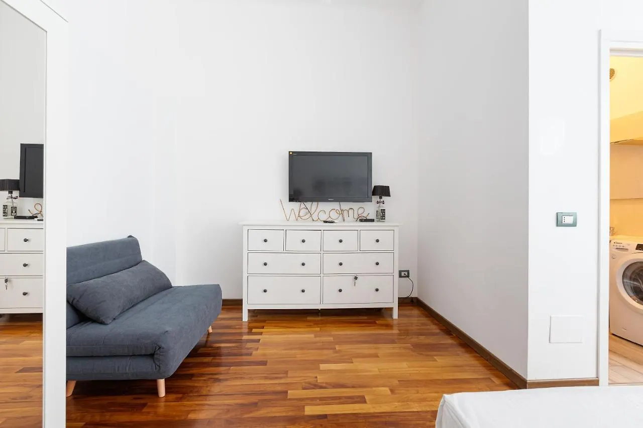 Apartment Cosy Apt Nearby Piazza Insubria! Book Now! Milan